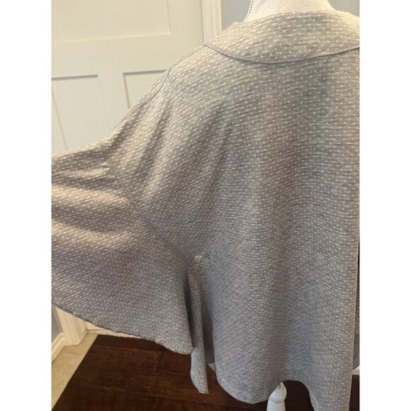 Cabi ATC Reversible Cape Poncho Jacket M L 5846 Gray Polka Dot White Stripe - Picture 7 of 9